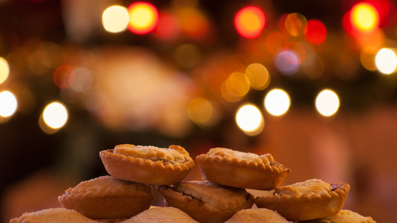 Mince pies are UK’s favourite winter smell, survey reveals